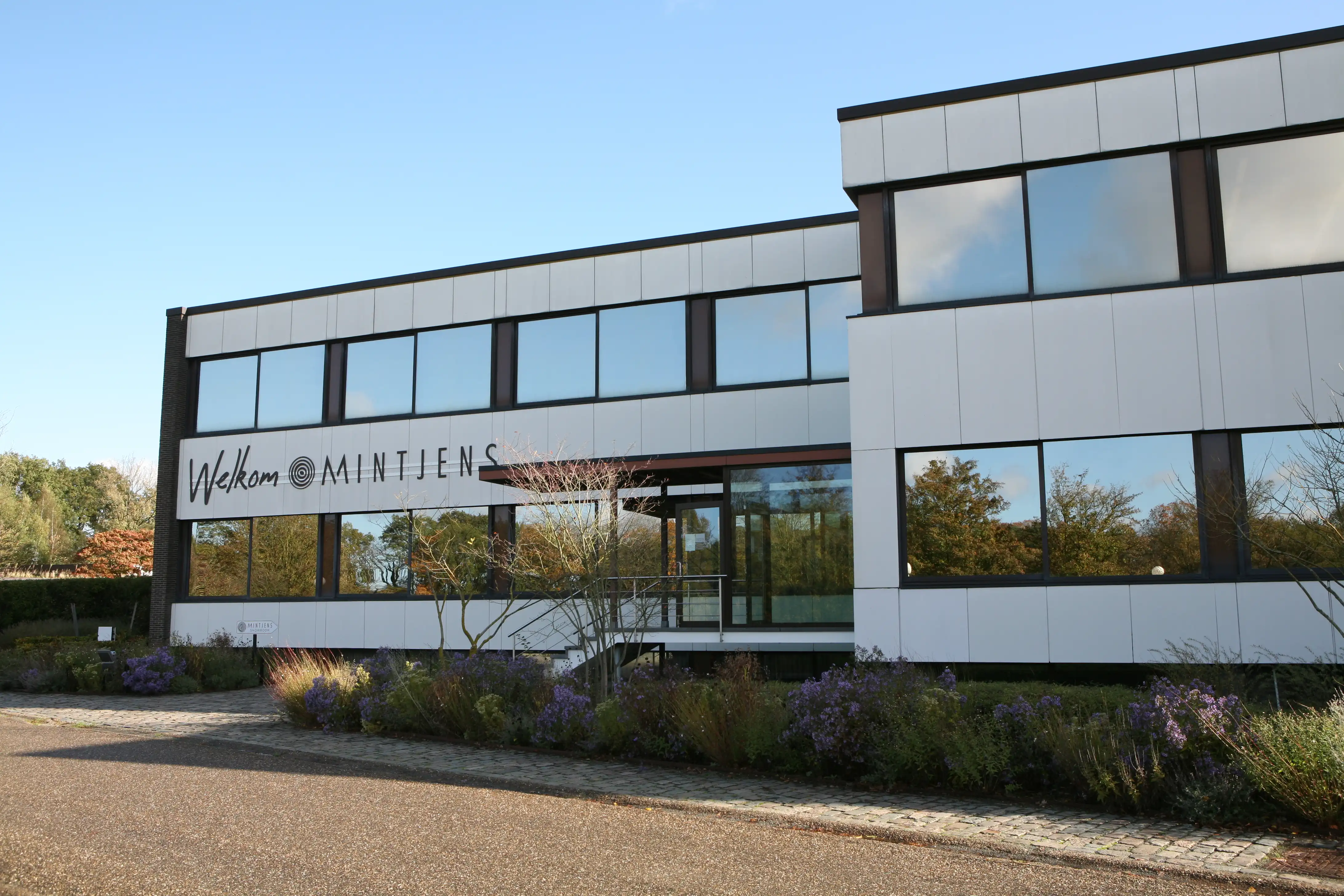 Mintjens Belgische Meubelmakers toonzaal