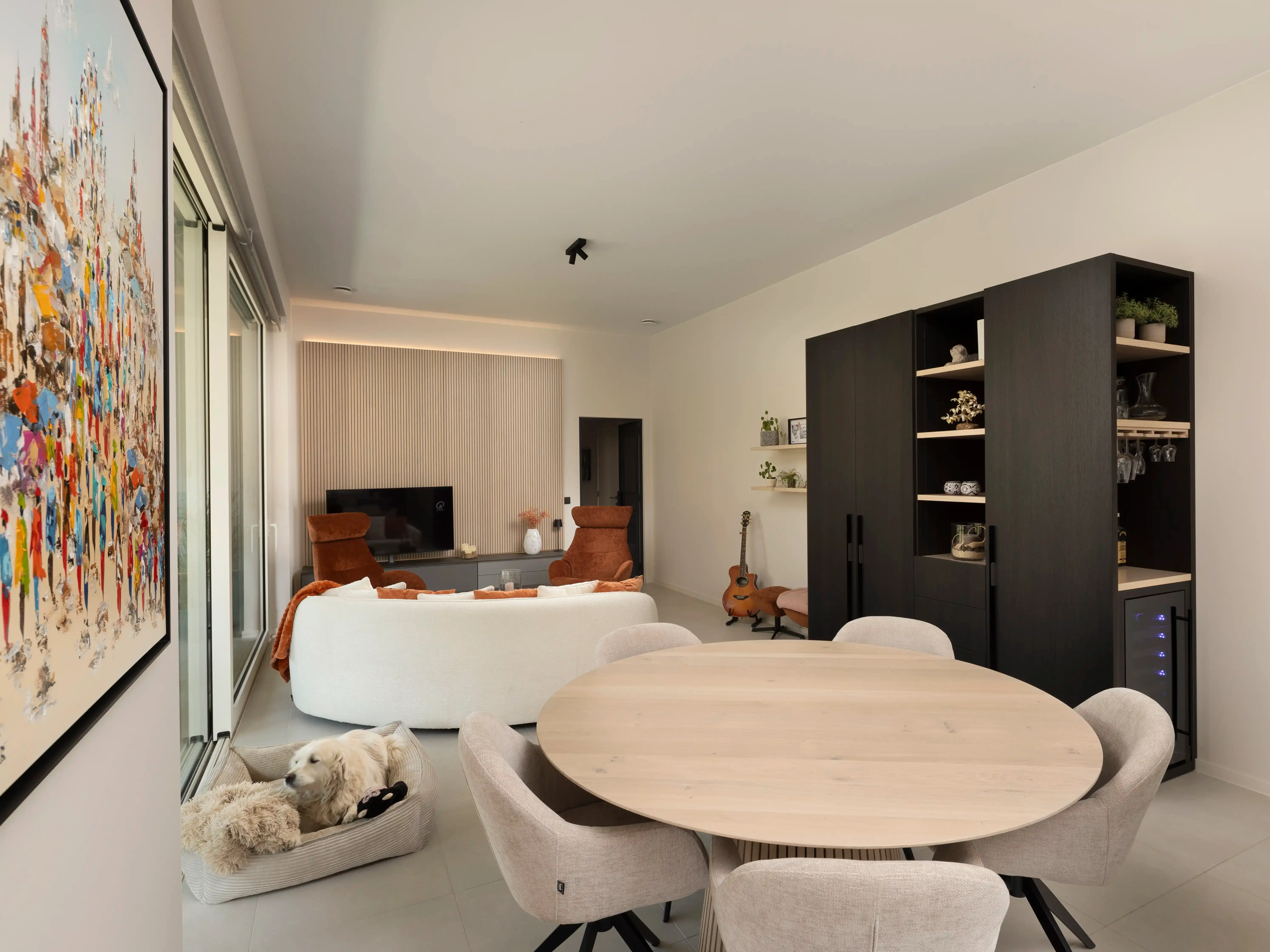 Kast en tafel op maat